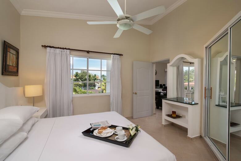 Hotel Lifestyle Kosher Crown Suites