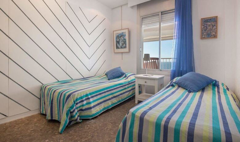 Beachfront Apartment Brusells Th17
