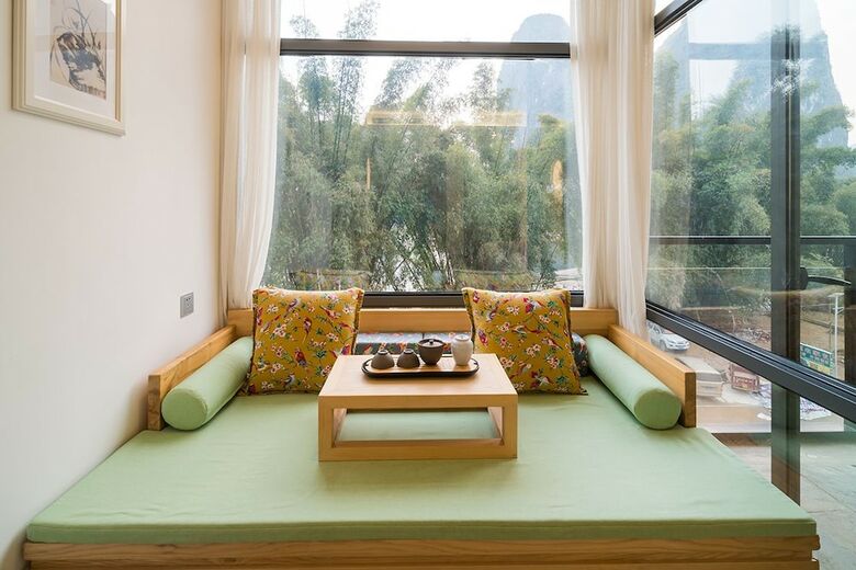 Ctn Liriver Boutique Hotel