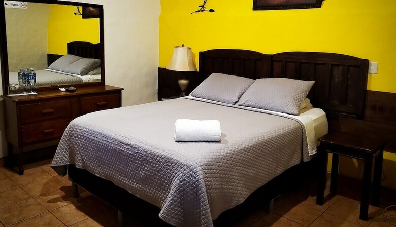 Hotel Y Restaurante El Tejado