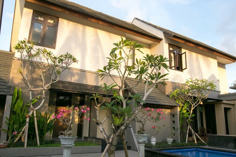 Hotel Arimanu Guest House