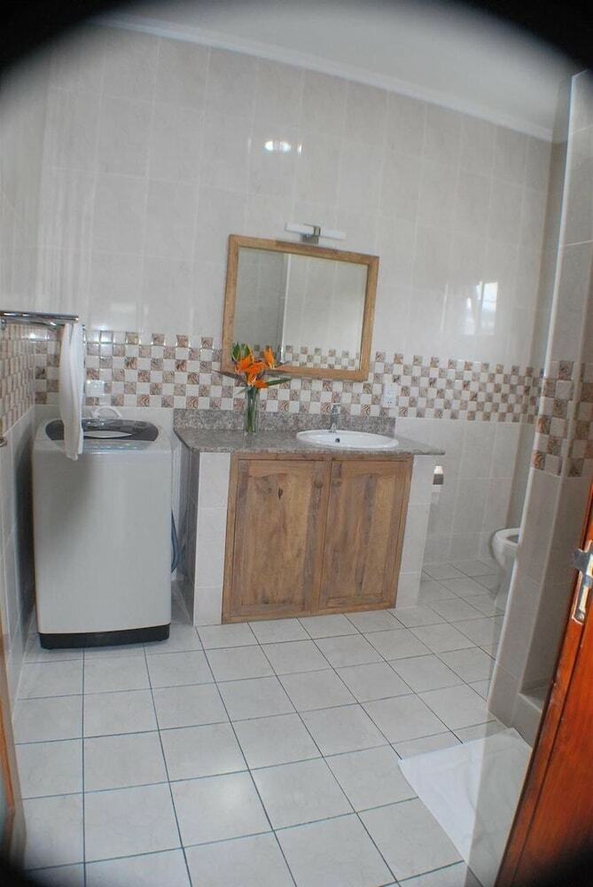Apartamentos Shanaz Beachside Retreat