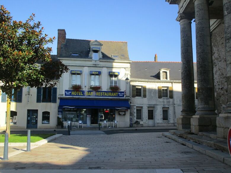 Hotel H�tel Aux Amis R�unis