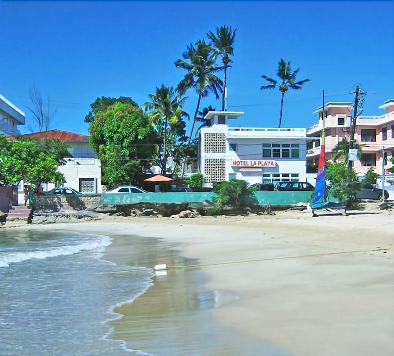 Hotel La Playita