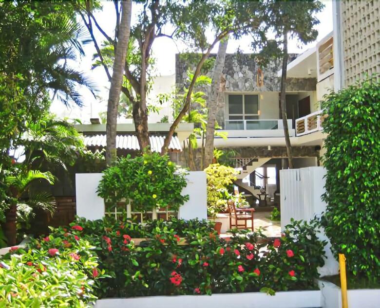 Hotel La Playita