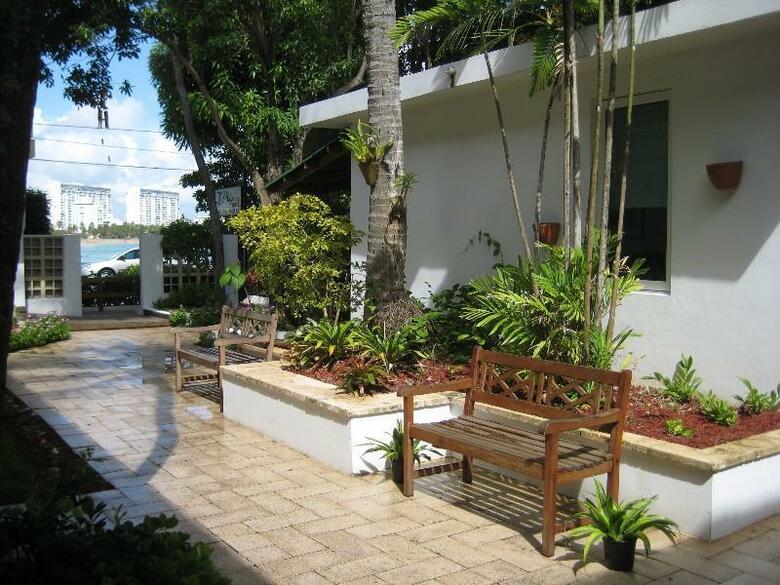 Hotel La Playita