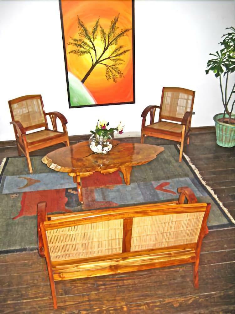 Hotel La Playita