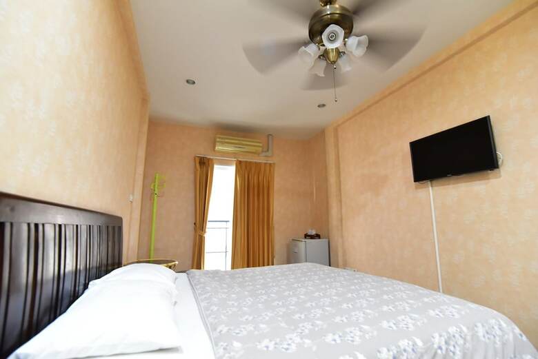 Sansabai House Hotel