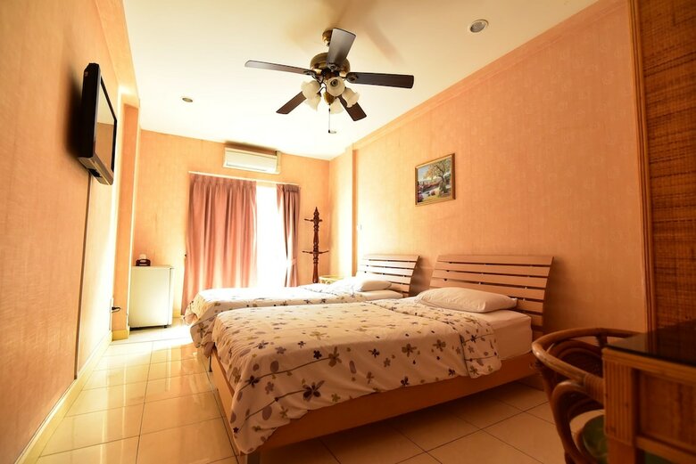 Sansabai House Hotel