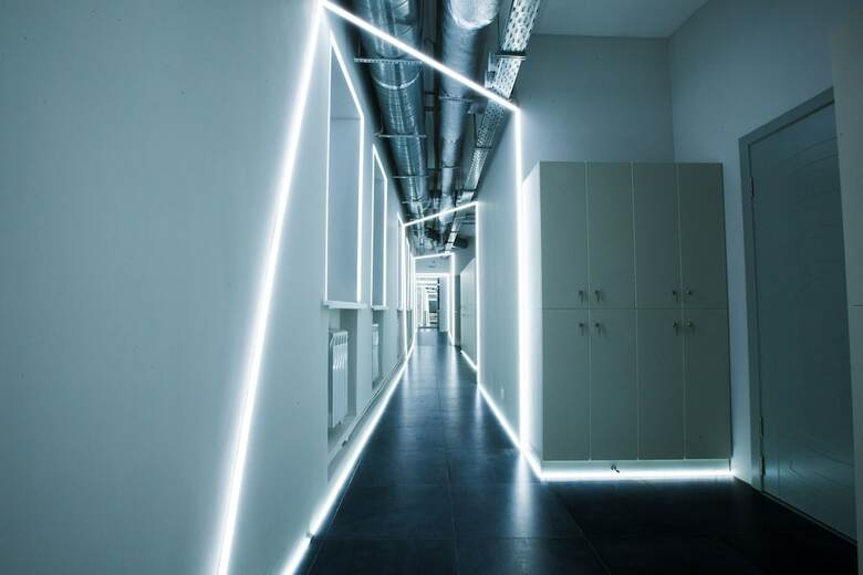 Buran Capsule Hotel - Hostel
