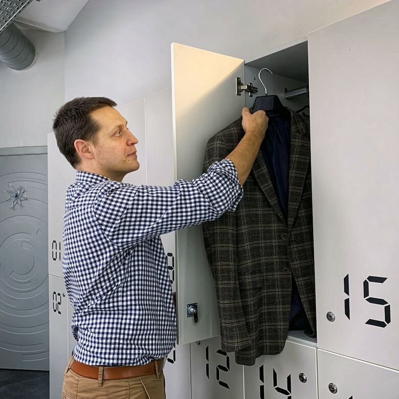 Buran Capsule Hotel - Hostel