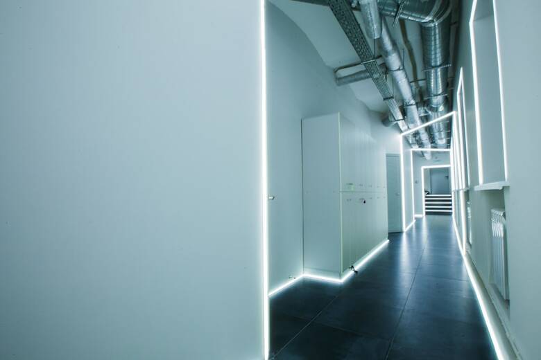 Buran Capsule Hotel - Hostel