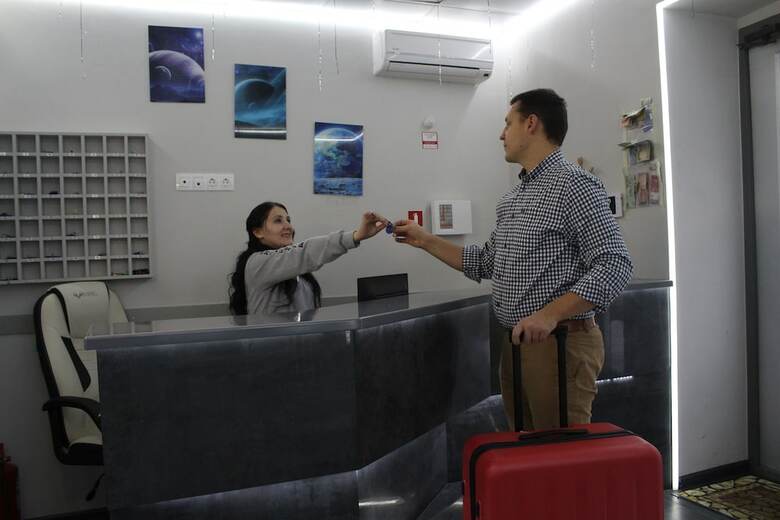 Buran Capsule Hotel - Hostel