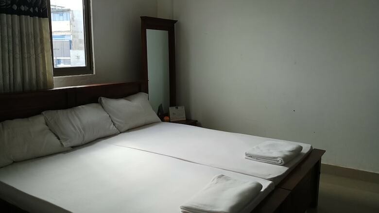 City Hotel