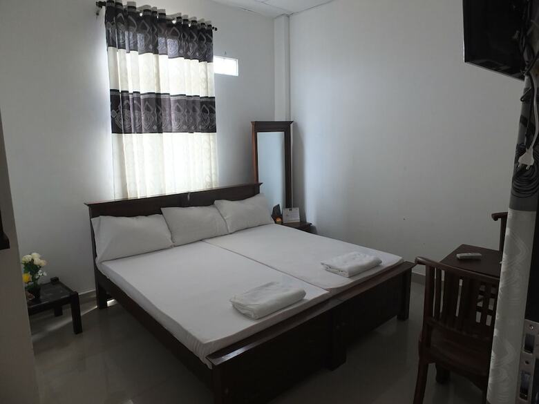 City Hotel