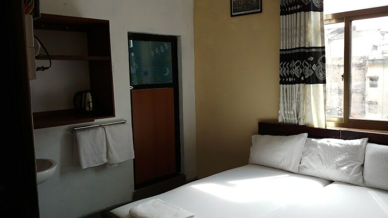 City Hotel