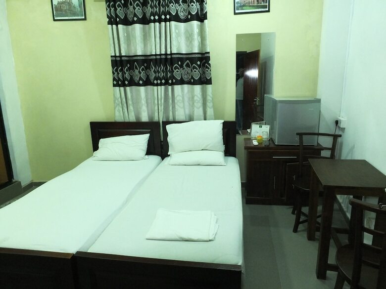 City Hotel