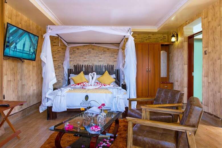 Nokras Riverine Hotel & Spa