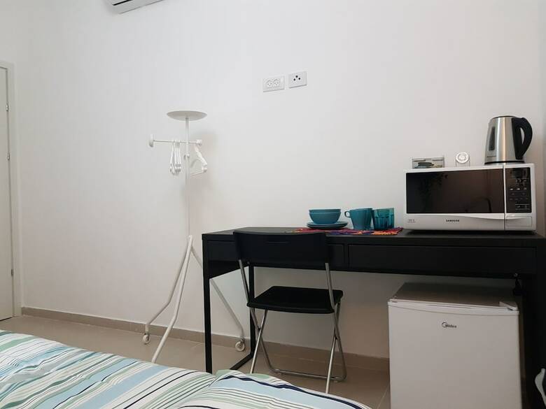 Hotel Private Bed And Bathroom In Netanya