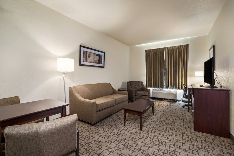 Cobblestone Hotel & Suites - Victor