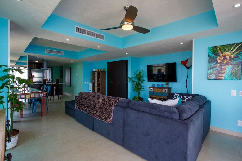 Oceanview 2 Bedroom Condo With Balconies