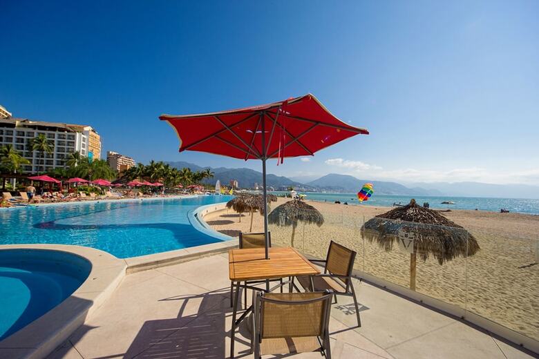 24th Floor Beachfront 1 Bedroom