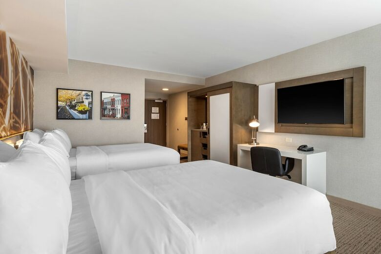 Cambria Hotel West Orange