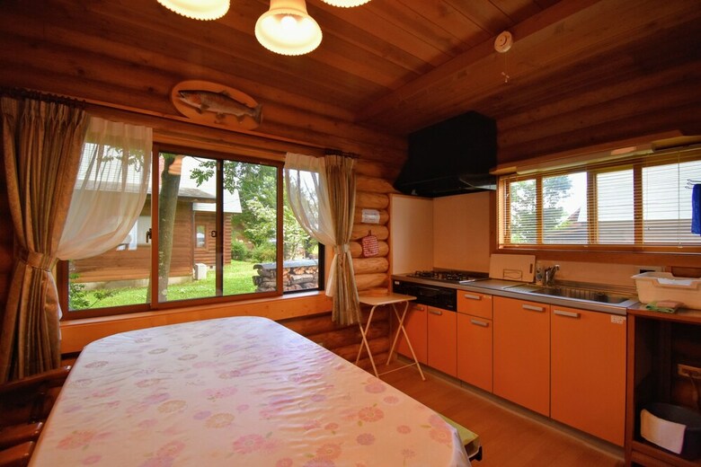 Canadian Log Cottage Takitaro