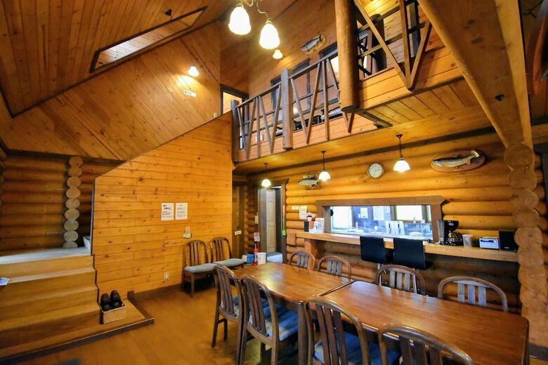 Canadian Log Cottage Takitaro