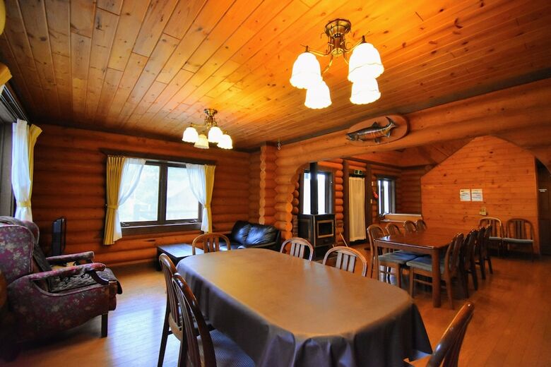 Canadian Log Cottage Takitaro