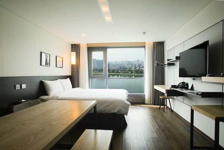 Hotel Riverside