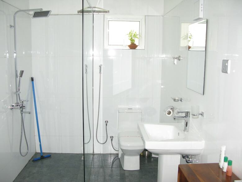 Hotel Anuhas Airport Villas