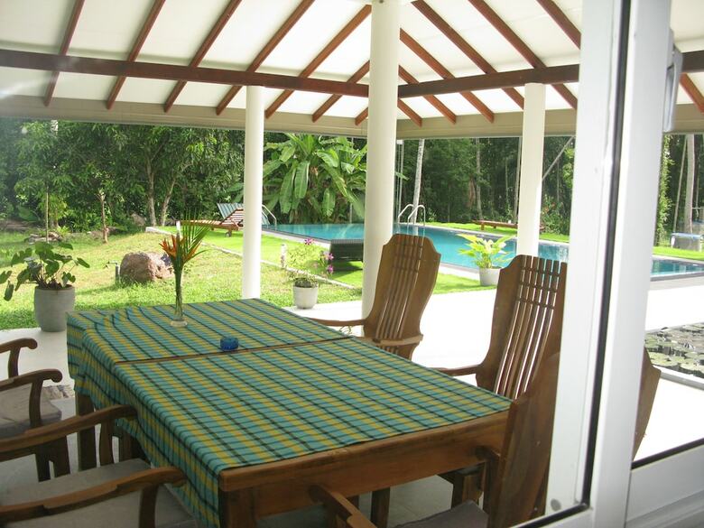 Hotel Anuhas Airport Villas