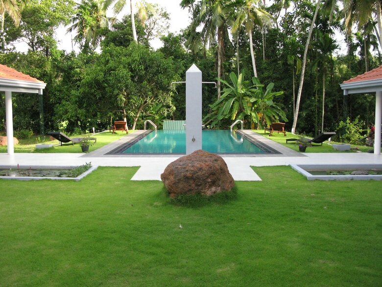Hotel Anuhas Airport Villas