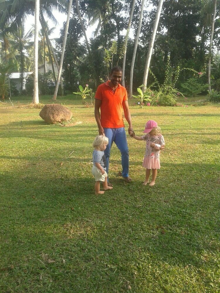Hotel Anuhas Airport Villas