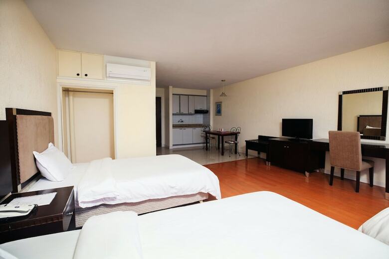 Gold Beach Hotel