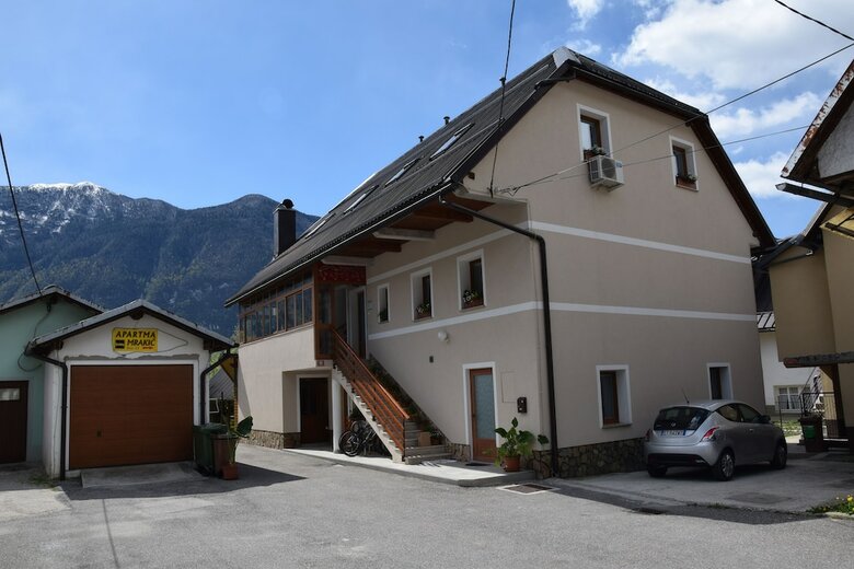 Apartments Mraki?