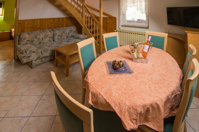 Apartments Mraki?