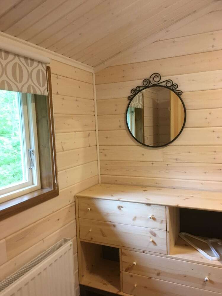 L�ngsj�n Stugor & Camping