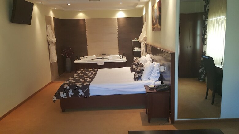 Hotel Contact