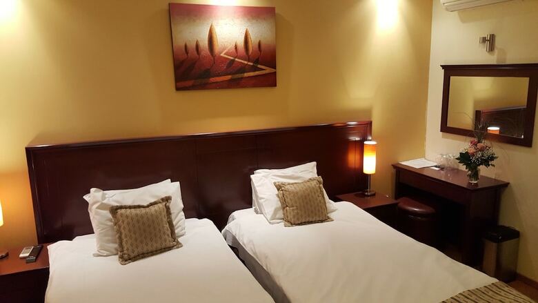 Hotel Contact