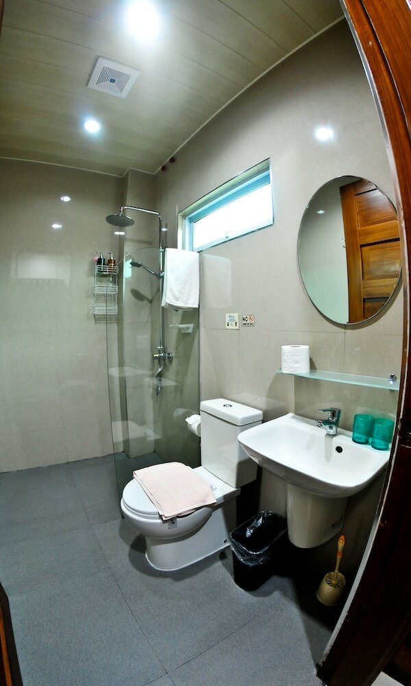 Hotel Four Thirteen Suites