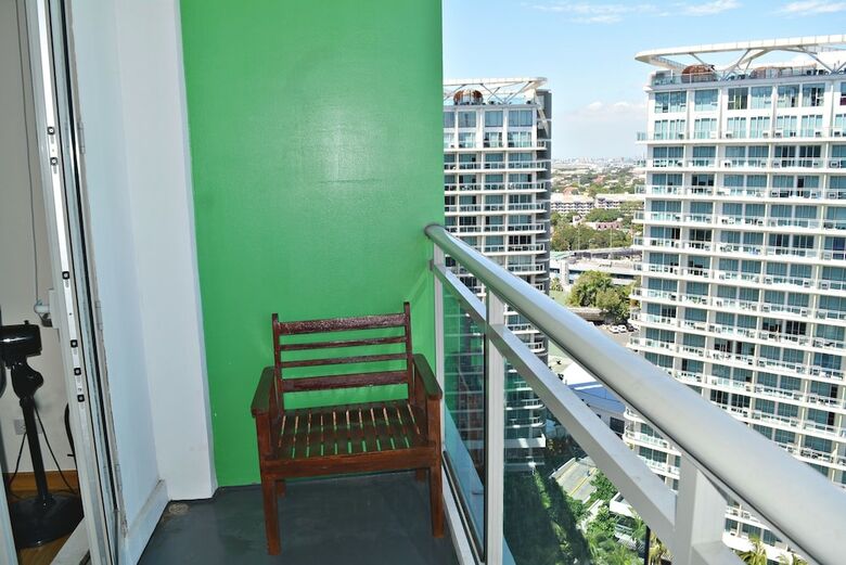 Shir Hub At Azure Urban Residences