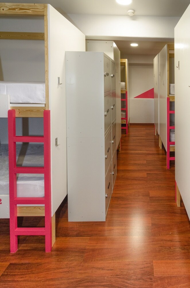 Hostal La Fabrica Urban Hostel