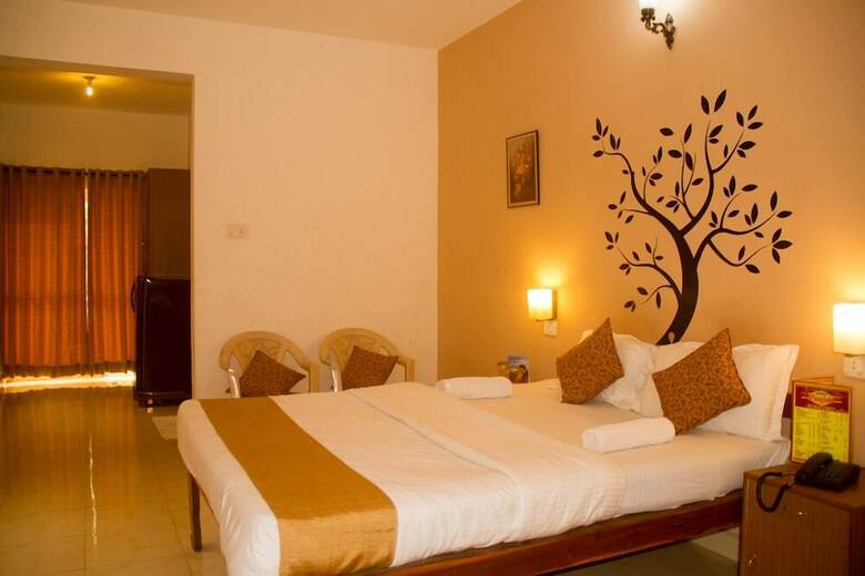 Hotel Nirvah Candolim Beach Holiday Stay