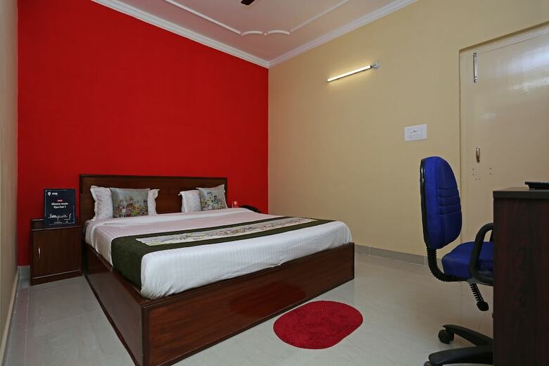Hotel Oyo 10456 A R Residency