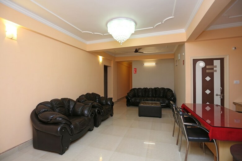 Hotel Oyo 10456 A R Residency
