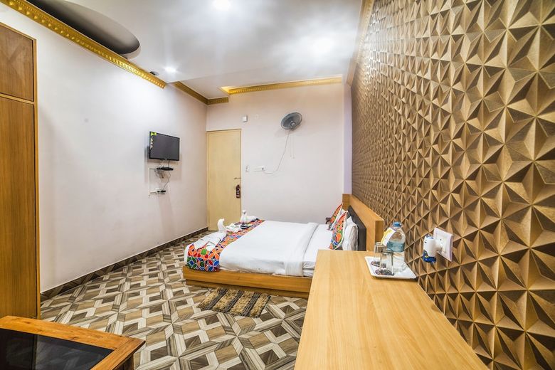 Fabhotel R D Green