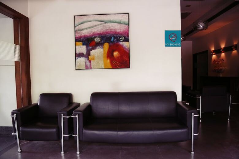 Oyo 697 The Sirona Hotel