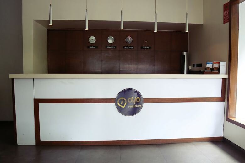 Oyo 697 The Sirona Hotel